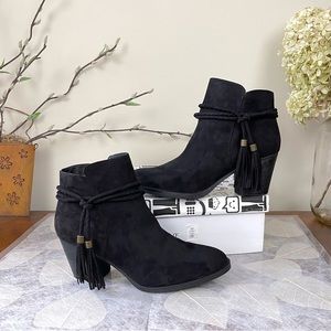 Bamboo Avenge Faux Suede Braided Rope Side Tassle Heeled Ankle Western Booties